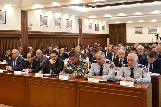 Վարկային ծրագրեր եւ շաբաթօրյակ Երեւանում. Աշխատանքային խորհրդակցություն քաղաքապետարանում