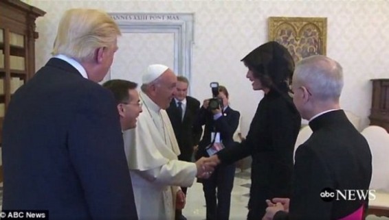 Папа Франциск поинтересовался у Мелании Трамп о гастрономических пристрастиях супруга