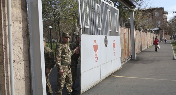 Глава Центрального военного госпиталя Армении освобожден от должности