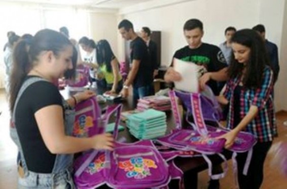 Photo. Հայ-Ռուսական Երիտասարդական Ալյանսի ներկայացուցիչները մասնակցեցին մանկապարտեզների երեխաներին անակնկալների պատրաստման աշխատանքներին