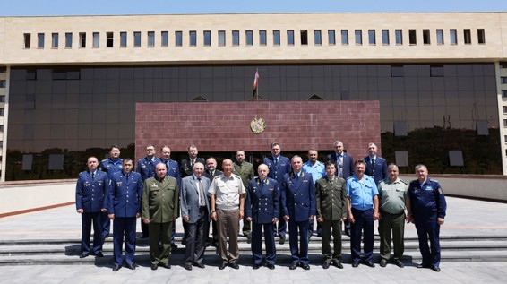 ՊՆ-ում քննարկվել են թռիչքների անվտանգության ապահովման խնդիրներ