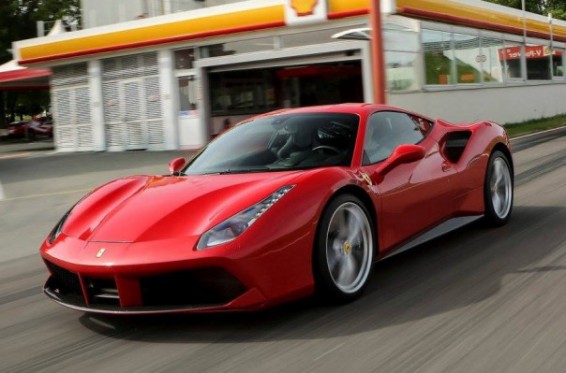 Ferrari-ին առևանգած ամերիկացին սկսել է գումար մուրալ բենզինի համար և բռնվել