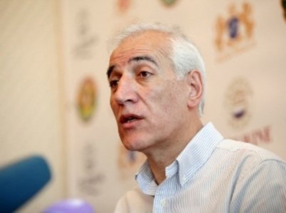 Կառավարության ծրագիրը չպատասխանեց կարեւորագույն հարցին՝ իշխանության եւ բիզնեսի կրճատման. տնտեսագետ