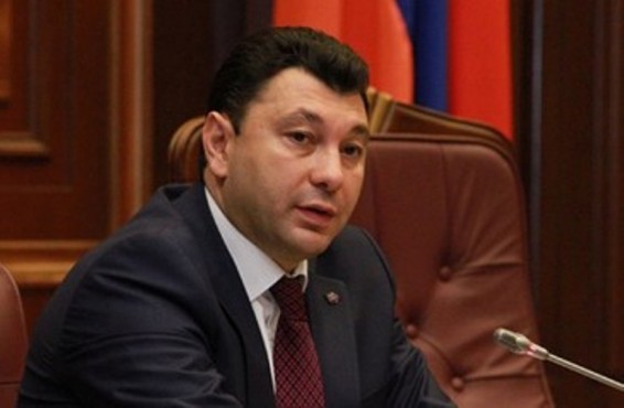 «Հանգիստ, բոլորս էլ ունենք ժողովրդի վստահությունը և ընտրվել ենք, որ ծառայենք ժողովրդին». Է. Շարմազանով