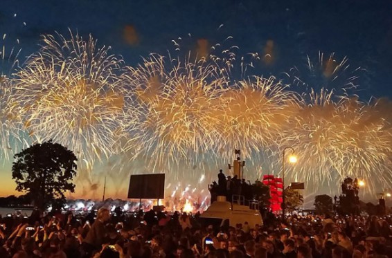 Video. Ռուսաստանցի շրջանավարտները տոնել են իրենց ավարտական երեկոն