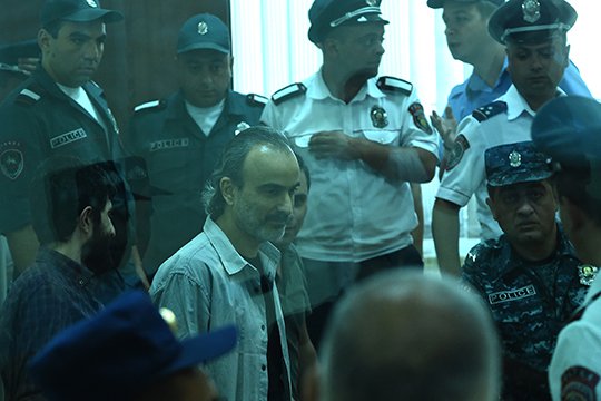 «Ուղղակի ապօրինություն է». Սեֆիլյանի գործով դատին փորձել են խուզարկել փաստաբանների դրամապանակները