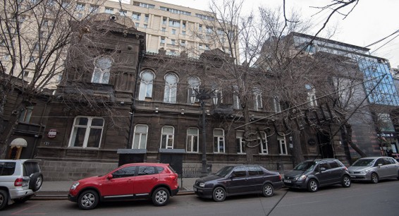 Армянские автомобили получат электронные паспорта