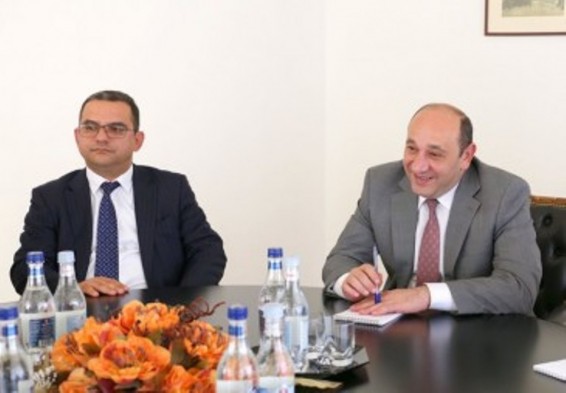 Հայաստանում կստեղծվի թեթև արդյունաբերության ուսումնական կենտրոն․ Սուրեն Կարայանը հանդիպել է ՄԱԱԶԿ-ի ներկայացուցիչների հետ