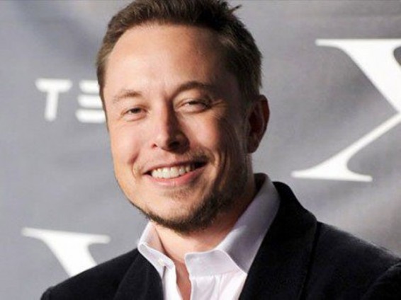 Илон Маск впервые показал новый электромобиль Tesla Model 3