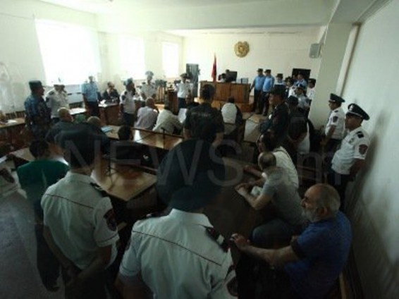 Օսիպյանն իրավունք չունի այստեղ ծառայություն իրականացնել. պաշտպանները ինքնաբացարկ հայտնեցին դատավորին