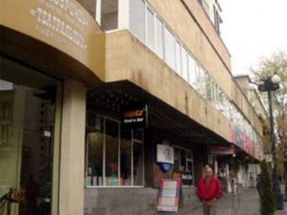 Директор Ереванского русского театра не обеспокоен перспективой появления в здании кафе