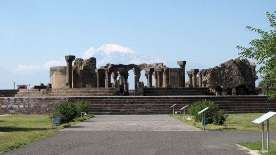 Կինոդիտում` Զվարթնոցում