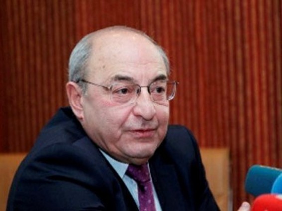 Շատ ծիծաղելի է, երբ ՌԴ-ն փորձում է վարորդական վկայականը պատճառ բերելով՝ իր լեզուն պարտադրել այլ երկրի. Վազգեն Մանուկյան