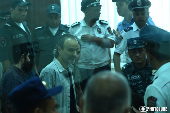 Սեֆիլյանի և 6-ի գործով դատական նիստն ընդմիջվեց. ամբաստանյալները հեռացված են, պաշտպանները լքեցին նիստերի դահլիճը