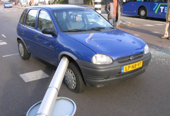 Ավտովթար Սարդարապատում. «Օպելը» բախվել է սյանը