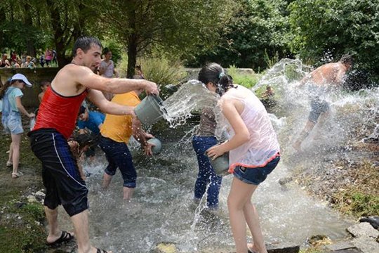 Արցախում Վարդավառը տոնել են զբոսաշրջիկների հետ