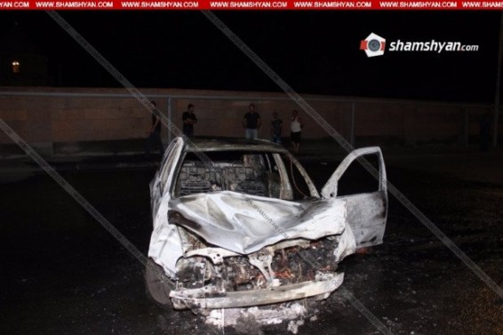 Իսակովի պողոտայում «Ֆոլքսվագենը» բախվել է սյանը եւ բռնկվել. այն լրիվ այրվել է. վարորդին դուրս են բերել