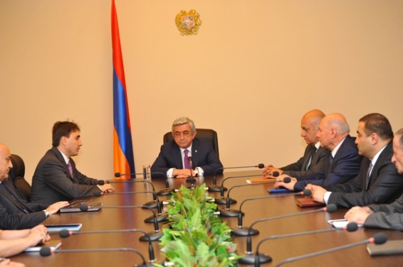 Photo. Նախագահը ներկայացրել է ԱԱԽ նորանշանակ քարտուղարին