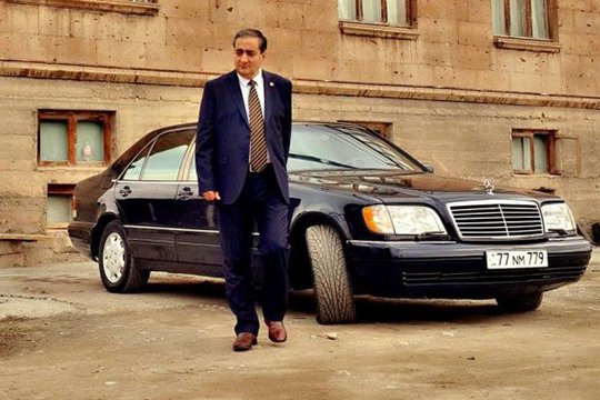 Մարզպետի սպանված խորհրդականի հայրը, ըստ լուրերի, ժամանակին ծեծելով սպանել է մորը. Aravot.am