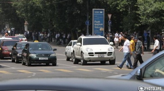 Երթևեկության կազմակերպման փոփոխություններ՝ Սայաթ-Նովայի պողոտա−Տերյան փողոց և Կոմիտասի պողոտա−Գրիբոյեդովի փողոց խաչմերուկներում