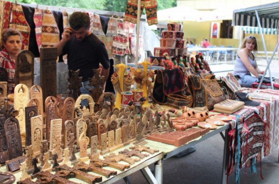 «Վերնիսաժում» կարգելվի մուղամ հնչեցնել. «Ելք»-ի առաջարկով քաղաքապետարանը որոշում է կայացրել