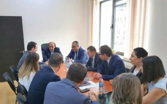 Սուրեն Կարայանն այցելել է «Հայաստանի արտահանման ապահովագրական գործակալություն» ԱՓԲԸ