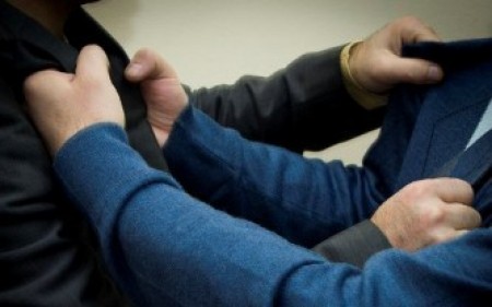 «Սիգնալ չտա՛ս». ծեծկռտուք՝ մի խումբ քաղաքացիների և փաստաբանի միջև