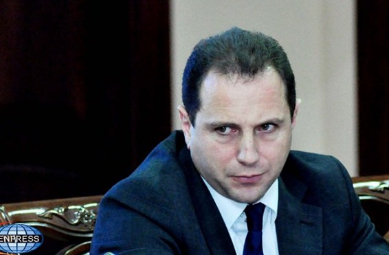 Դավիթ Տոնոյանը հերքել է Խոսրովի արգելոցում հազարավոր հեկտար անտառների այրվելու մասին լուրերը