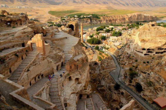 Թուրքիայում Հասանքեյֆ հնագույն քաղաքի պարիսպները պայթեցվում են դինամիտների միջոցով