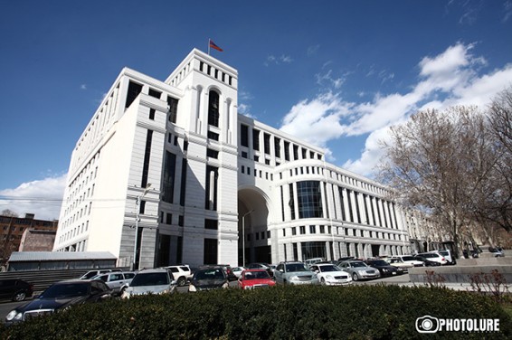 МИД уточнил информацию об армянских дипломатах в связи с обстрелом выставки в Дамаске