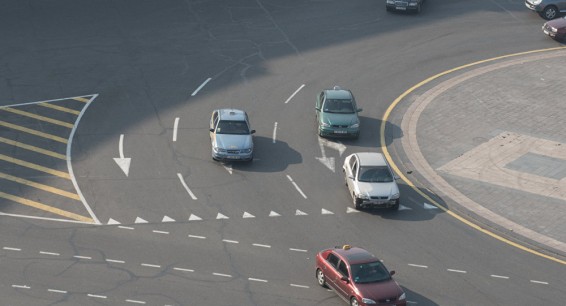 Движение автотранспорта на ереванских перекрестках будет реорганизовано