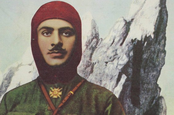 Вандалы обстреляли памятник Нжде в Сюнике