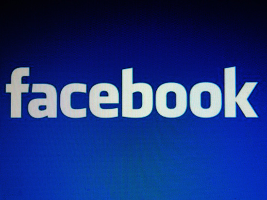 Facebook намерен «отобрать» домен у российской платежной системы