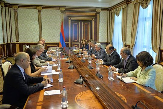 Սերժ Սարգսյանն ընդունել է Վերակառուցման և զարգացման եվրոպական բանկի նախագահ Սումա Չակրաբարտիին