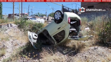 Երևանում Nissan March-ը գլխիվայր շրջվել է ու հայտնվել ձորում. կա վիրավոր